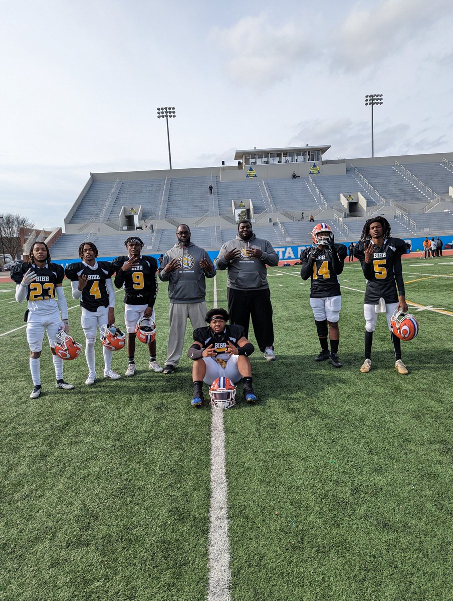 US

NEVER

THEM

#ChargerBoys
#LLMonta
#TAESOLIVING
#LLDyer