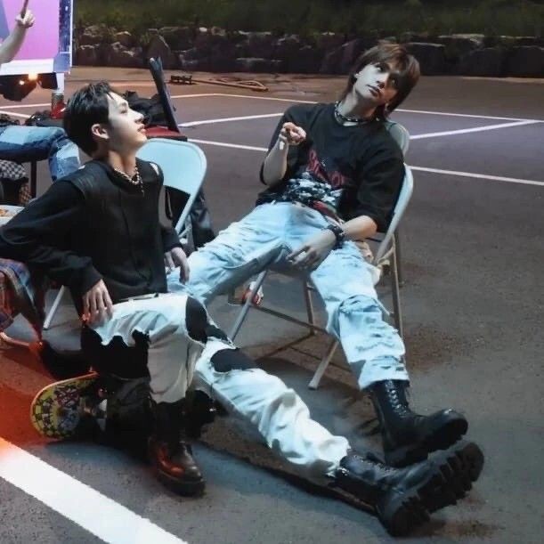 saturnproblem's tweet image. de acordo com o meu namorado, o que eu seria se fosse...