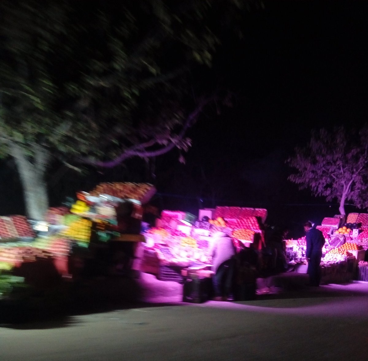 त्र tweet media