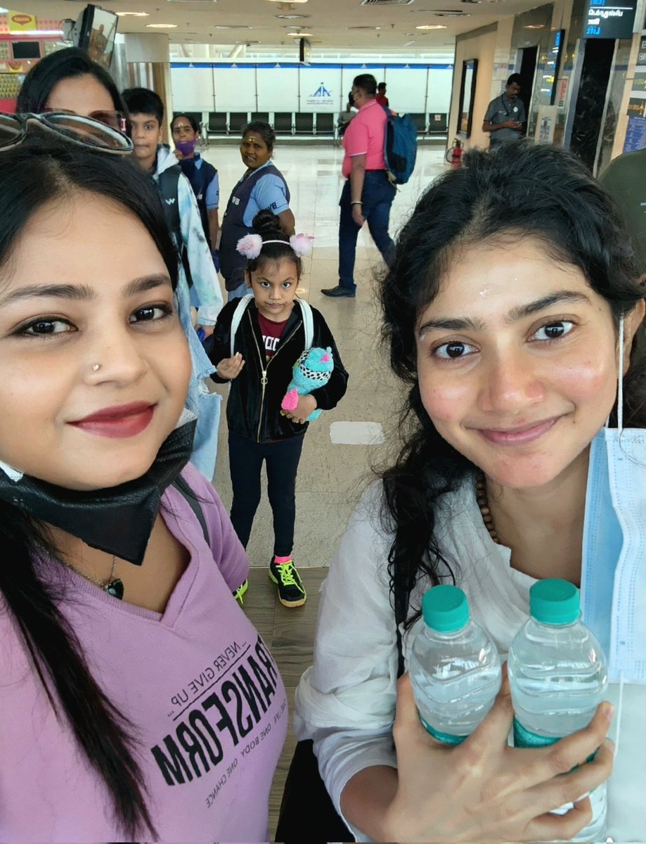 Had pleasure meeting <a href="/Sai_Pallavi92/">Sai Pallavi</a> at Chennai Airport during my transit from Chennai To Port Blair.

Slayed With Her Simplicity..!