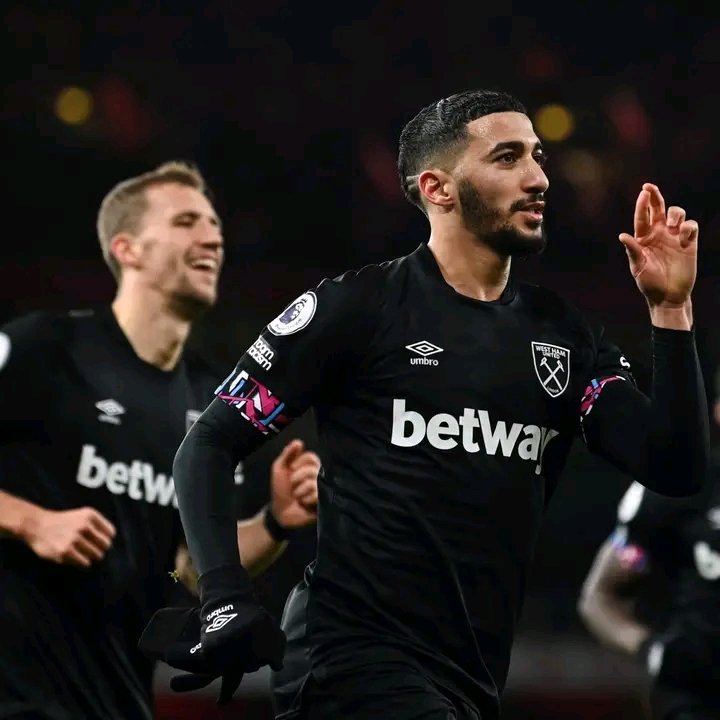 Manel74797332's tweet photo. @WestHam Good luck, we want a hatrick 🇩🇿❤️🤞🏻

@Benrahma2 https://t.co/gjn1UBpeha