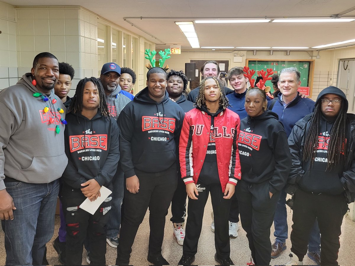 base_chicago's tweet photo. @base_chicago Coming at you strong ๐ช๐ฝ ๐ช๐ฝ๐ช๐ฝin #2023 impacting the westside of Chicago, improving our city and nation. #Rennervation๐๐ฝ #Winterkickback #safecommunities #thebaseway๐๐โพ๏ธ๐๐๐ฝโค๏ธ https://t.co/919yOsHKJg