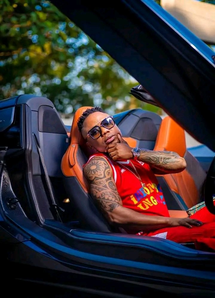 Dj Tira needs to be honored while he's still alive Retweet if you agree He helped a lot of upcoming artists in the community,and can locate Talent KZN Durban need to make a Statue about him
Kabza #Mampintshafuneral Babes Wodumo Mampintsha #RIPMampintsha #RIPShimora