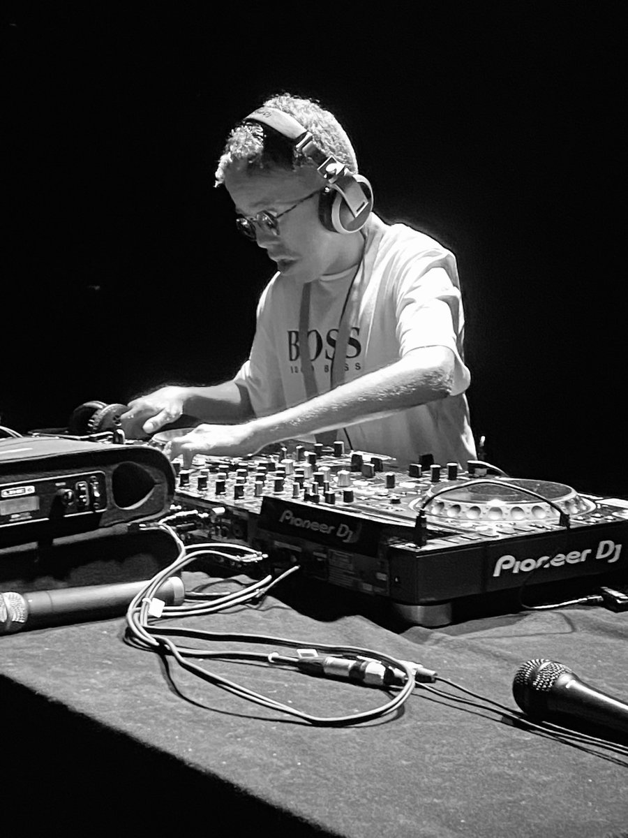 2022 all in one picture. 2023 is gonna be epic two new singles in the pipeline and possibly a new remix 🔥🔥🙌🙌. Massive thanks to all of ye who have supported me this year. 📸 <a href="/gbollardphoto/">Glen Bollard</a> at <a href="/DecPierce/">Declan Pierce</a> Block Rockin’ Beats in <a href="/glorennis/">glor ennis</a>.