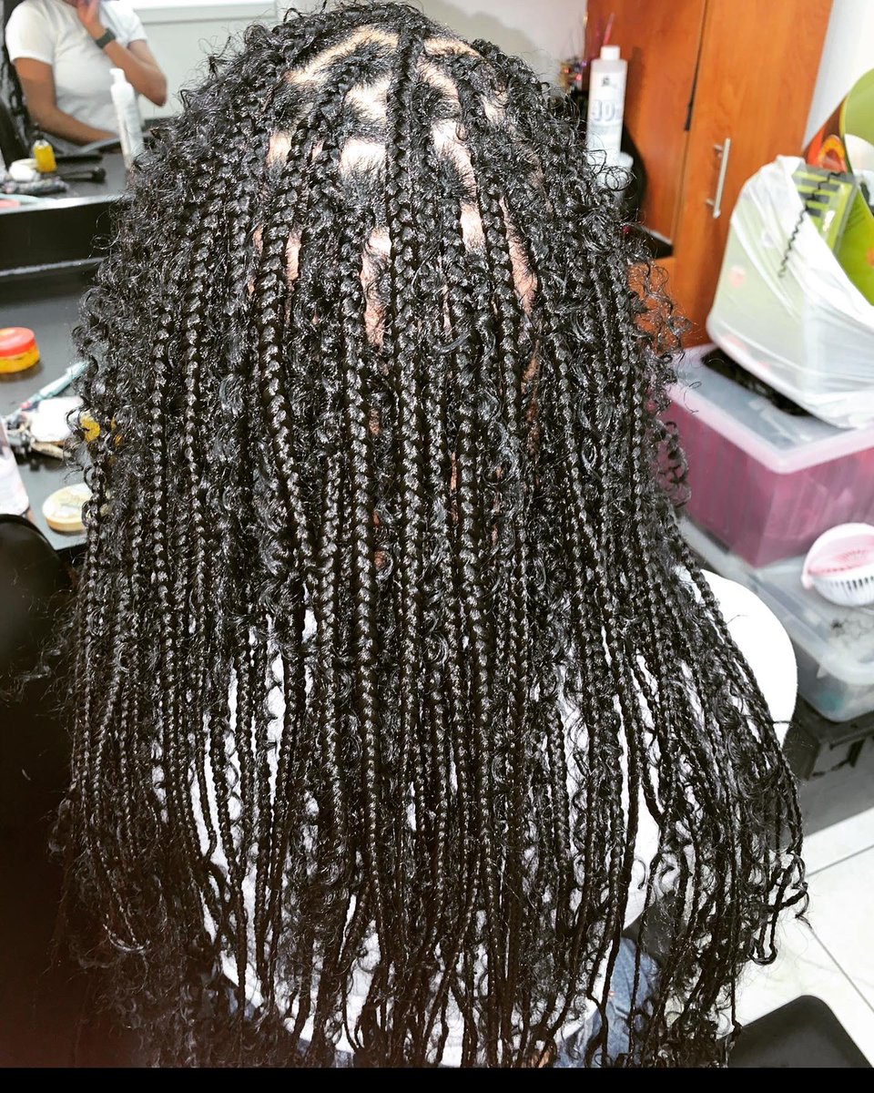 ASipOfChing's tweet image. Bohemian Knotless Braids🤩🤩🤩🤩 #BookTheLook📲