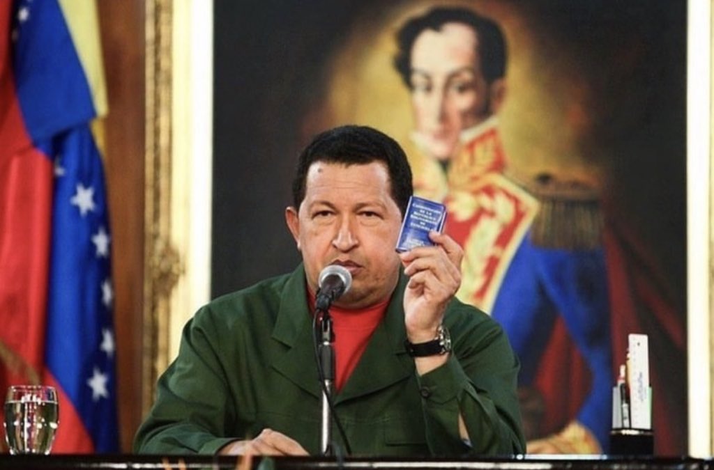 pinfantea's tweet photo. Tal día como hoy #30Dic del año 1999 entró en vigencia la Constitución de la República Bolivariana de VENEZUELA , que hoy en día se mantiene … ¡Que viva la patria ! ✊🏾👏🏾 https://t.co/UOJtWDPC7B