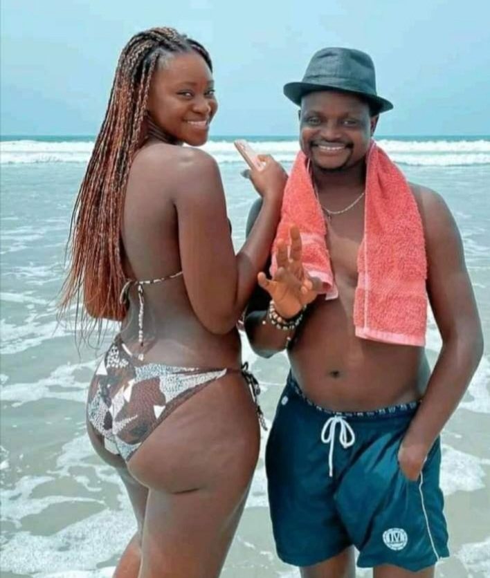 RETWEET if you understand why his hand is in the pocket.