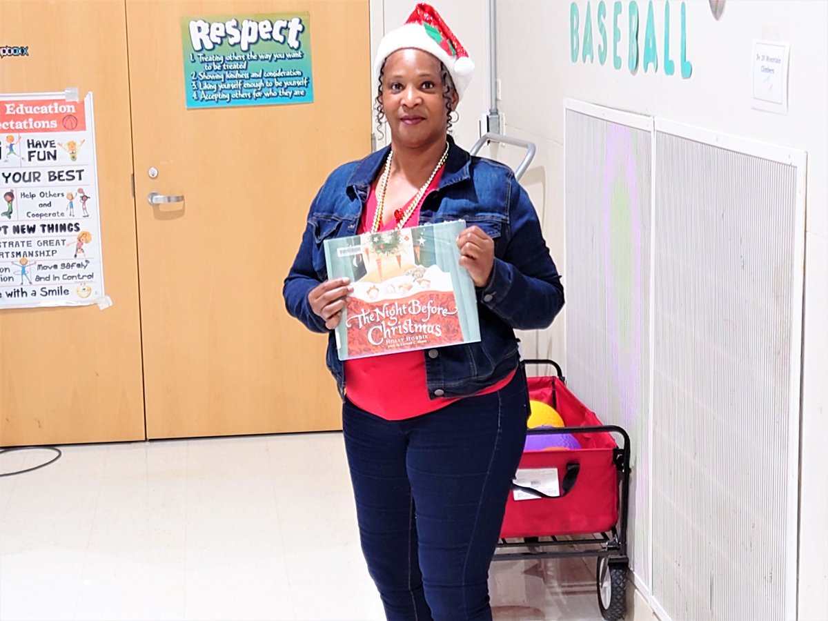 Sidney Cobb (WCLS director) and Vella Jackson had a visit with the 2nd-grade students at O'Bannon Elementary! Sidney explained about Launchpad Learning Tablets and Wonderbooks available at the library. Then Vella read them a book!😀😀😀