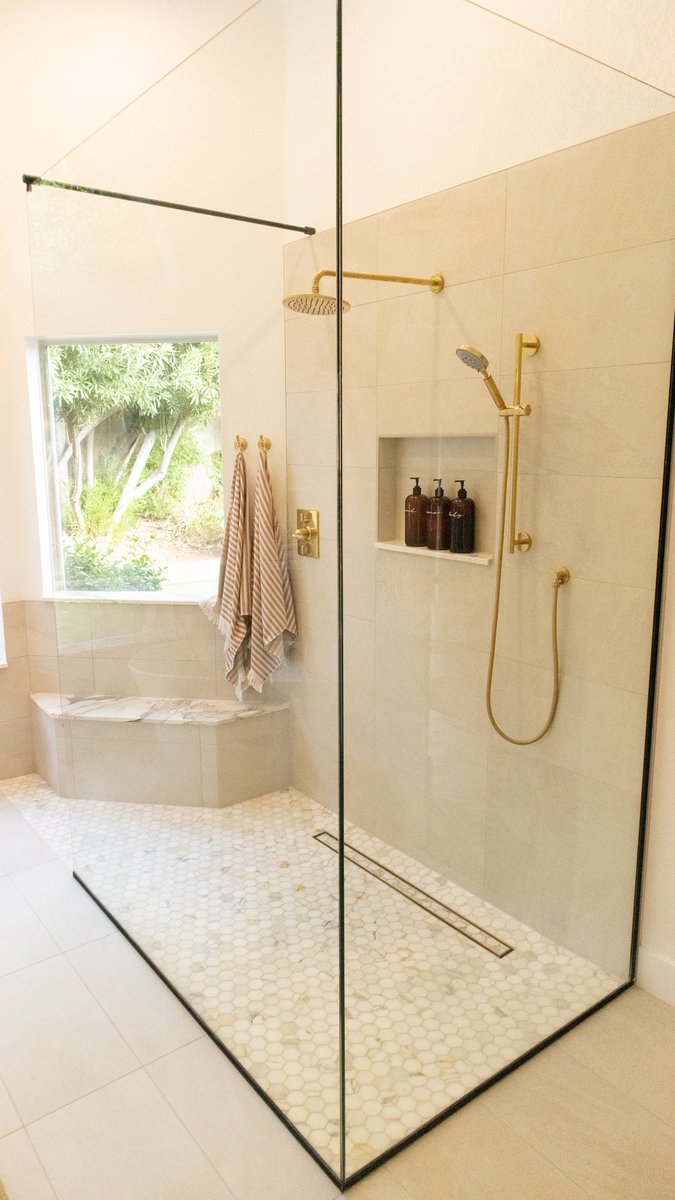 saralinefrisk's tweet photo. 🏡 5 tips for when you need to remodel, plus, are gallery walls over? DM to ask any real estate questions you may have? Interested in selling? Buying? Call me and let's talk over coffee or hot cocoa ☕!  - https://t.co/sFHebKoxOP https://t.co/yMXtmuQom9