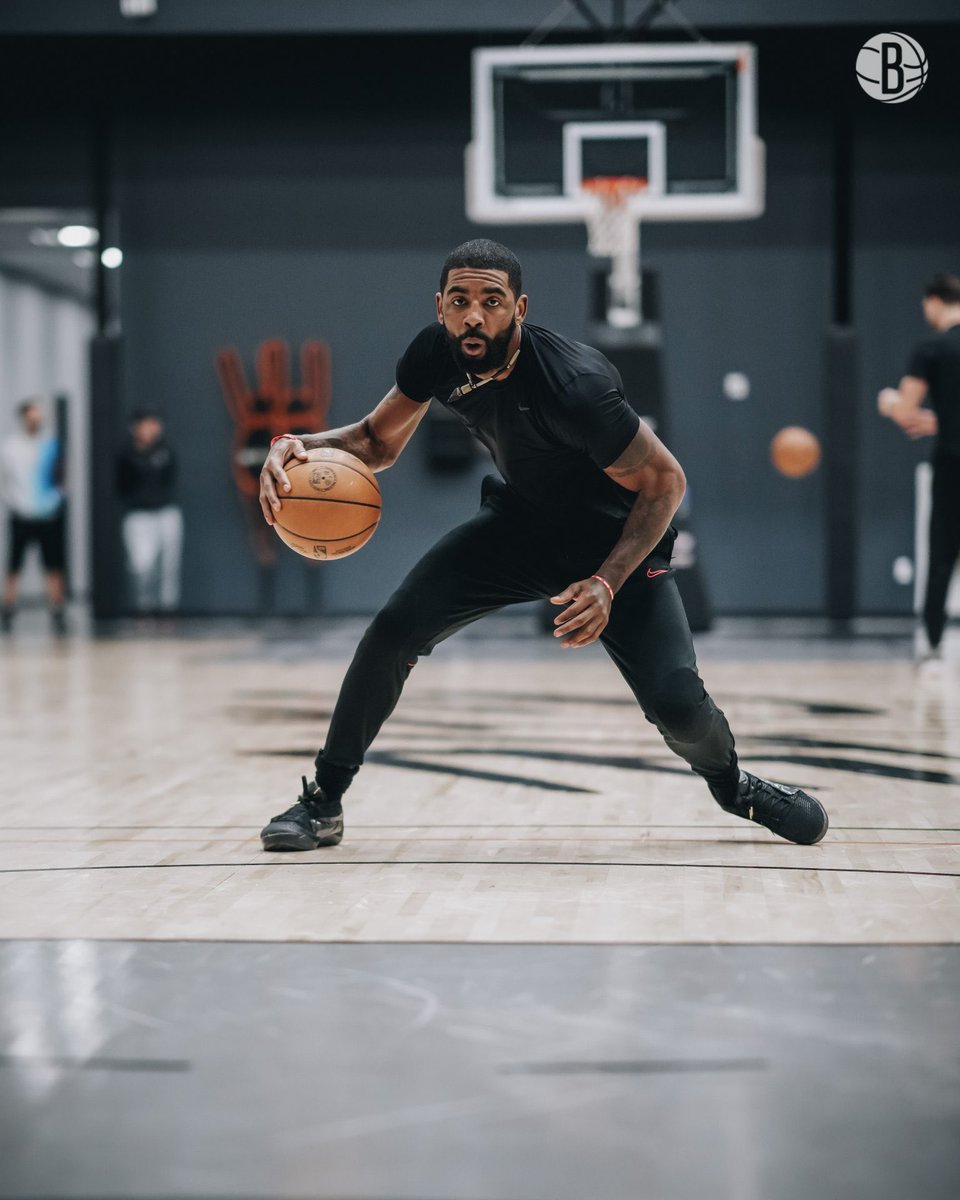 BrooklynNetcast's tweet photo. Kyrie putting in work 💪 https://t.co/RcZ7A7ulni