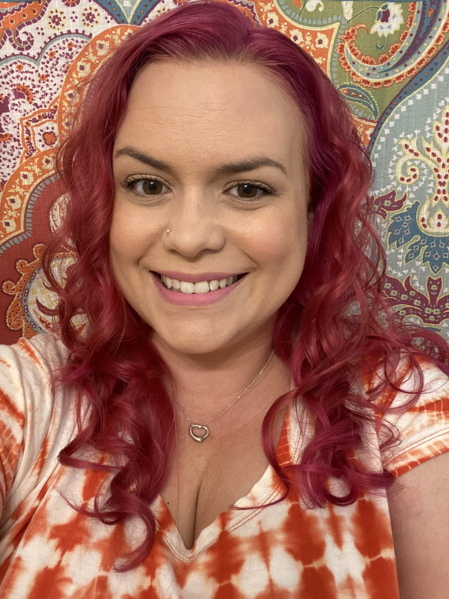Bellanore_'s tweet photo. Update: I graduated from massage school, turned 36, AND passed the MBLEx, (the licensing exam)!! I am damn near Bellanore, Licensed Massage Therapist!! https://t.co/bcJFiy4bWQ