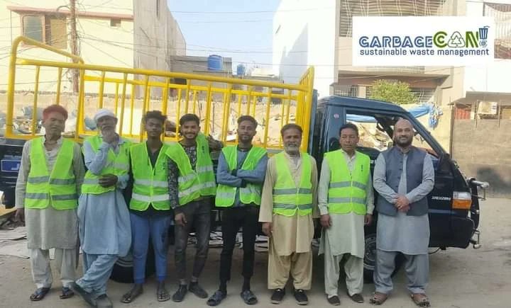 GbgeCAN's tweet photo. Alhumdulillah! We wanted to share some good news as the year ends:

We just acquired vehicle #7! A Shehzor!

Our fleet is steadily growing, as is our team, clients, and work! Its all due to the trust of our clients &amp; all of YOUR support!

#karachi #pakistan #recycle #newyear https://t.co/bv6mfTJnyl