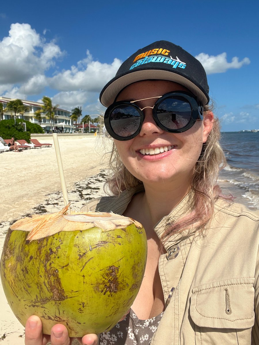 What are your New Year’s Resolutions for 2023? Let me know in the comments :)

It’s been a blessed year - grateful for you all and this journey. I’m excited to wrap up 2022 and move on to 2023! Lot’s to come in the new year…