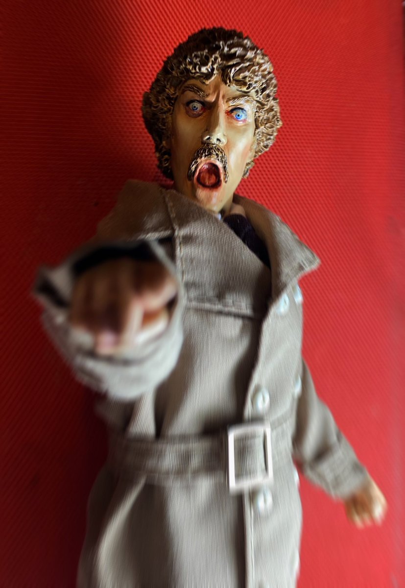 GunnWriter's tweet photo. Super geek alert klaxon! 

Just received a fantastic Christmas gift from a very generous friend…

The super limited edition (only 60 something made) Donald Sutherland Matthew Bennell Mego-style figure from one of my favourite films “Invasion of the Body Snatchers (78).” https://t.co/GYu9DQgRvQ