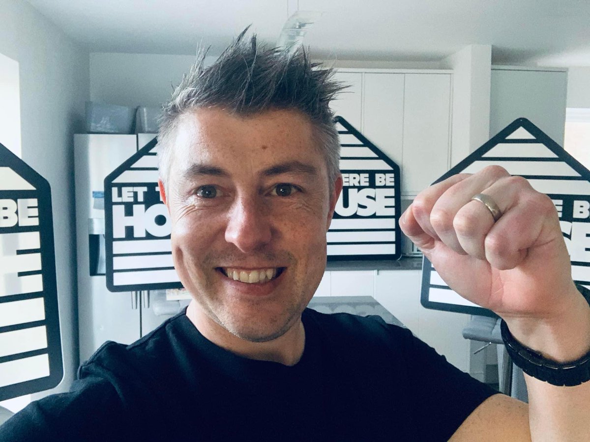 GlenHorsborough's tweet photo. 🚨NEW YEARS EVE - LIVE STREAM🚨

Proper lastminute .com but I’ll be live streaming on @Twitch &amp; @mixcloud tomorrow night at 7pm!

Let’s have it! Spread the word there’s a big @LTBH_ NYE party inbound 🍻 https://t.co/FQ9XVMFNJS
