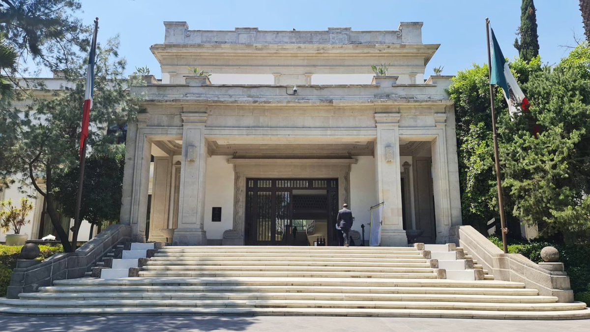 turismocdmx's tweet photo. ¿Ya visitaste el Complejo Cultural Los Pinos, @CC_LosPinos?😉

Este recinto de acceso gratuito te invita a disfrutar su oferta cultural en talleres, conciertos, teatro y muchas artes más en la Ciudad de México.

¡Ven a conocerlo! 🤩 https://t.co/4WXi0CEwFA