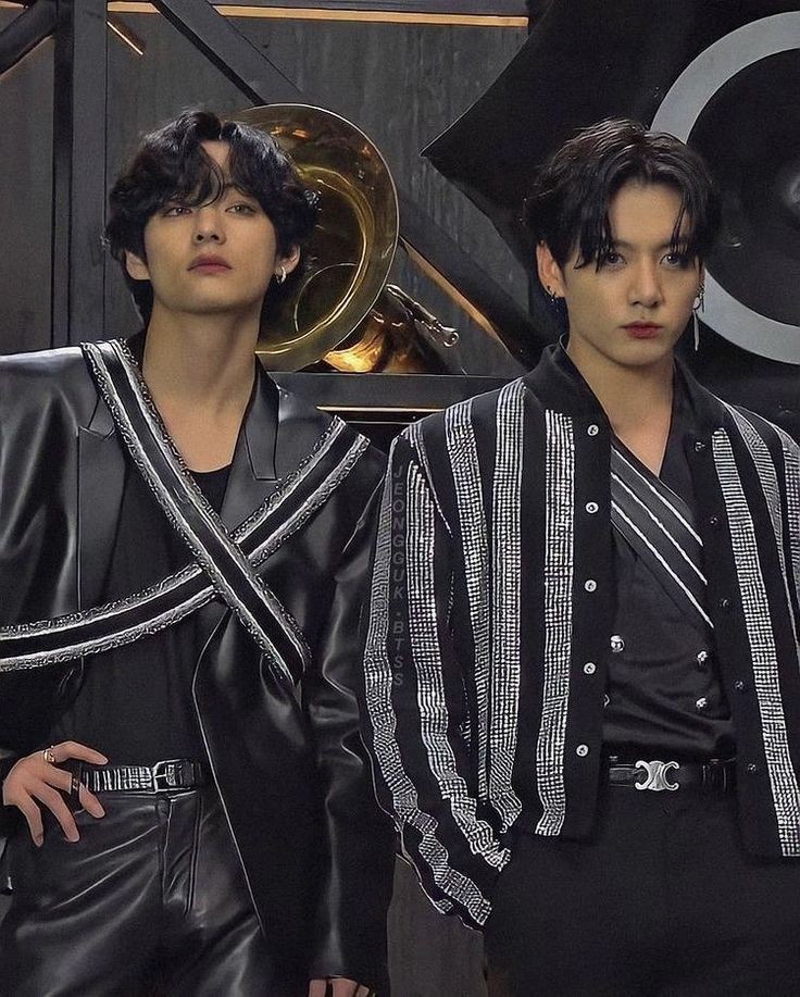 hourlytkhands's tweet photo. THIS TAEKOOK. https://t.co/deETsgBVBg