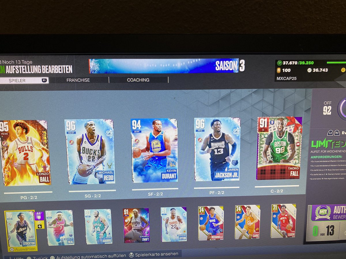 Xaver2501's tweet photo. @NBA2K_MyTEAM Who should I get ? https://t.co/ul3aWFieii