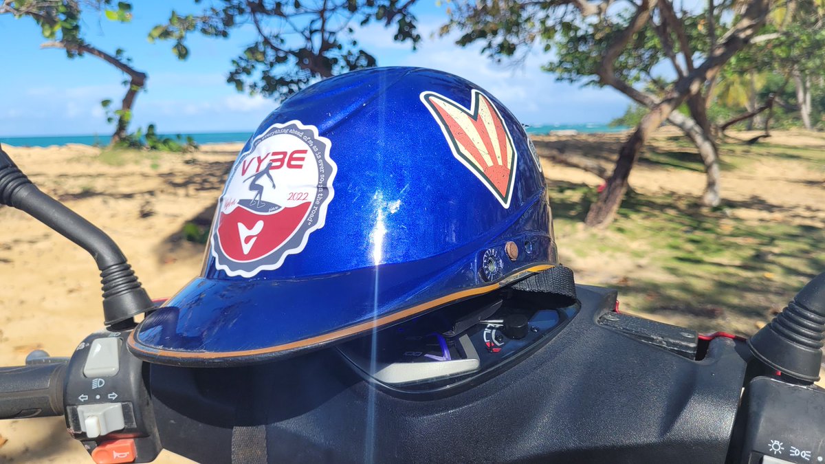VybeCrypto's tweet photo. Happy day today amigos.

#beachready #2022 #vybe #crypto #Algorand #Microtransactions #Creatoreconomy #2023goals https://t.co/QlZCvDTDak