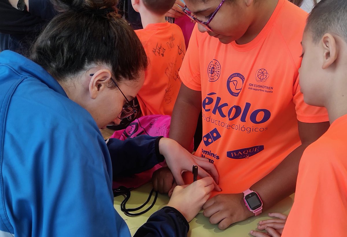 IDK EUSKOTREN tweet media