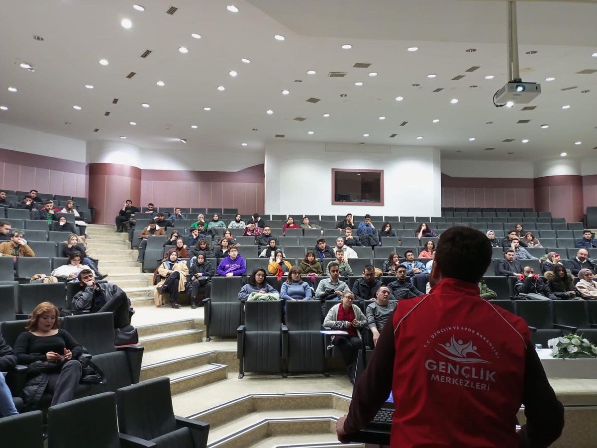 GSB_KonyaGM's tweet photo. Selçuk üniversitesi topluluk başkanları ve topluluk koordinatörlüğü ile 2023 yılı yapılacak etkinlikler planlaması yapıldı. https://t.co/ikg1JPxNkM