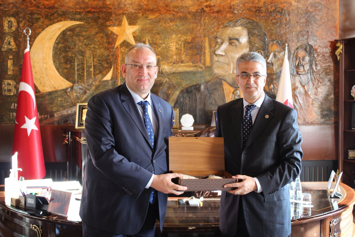 Milliyetçi Hareket Partisi Genel Başkan Yardımcısı ve Erzurum Milletvekili Prof. Dr. Sn Kamil Aydın, Müsiad Erzurum Başkanı Fuat Demir, Müsiad Gürcistan Başkanı Mustafa Özgür Yücel, ESTP Başkanı Mustafa Güvenli Birlik Başkanımız Sn <a href="/ethemtanriver/">Ethem Tanrıver</a>'i ziyaret etti. 
<a href="/kamilaydinmhp/">Prof.Dr.Kamil Aydın</a>