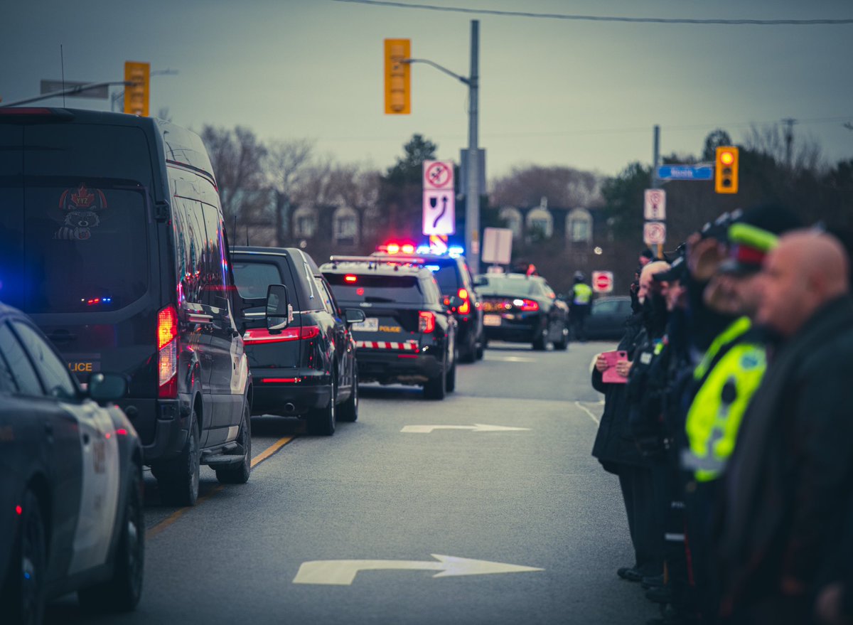 OPP Constable Greg Pierzchala leaves from the 401 &amp; Keele with 100s of police officers, firefighters and paramedics there to honour their fallen comrade and sad goodbye. 

#Toronto #opp #LODD