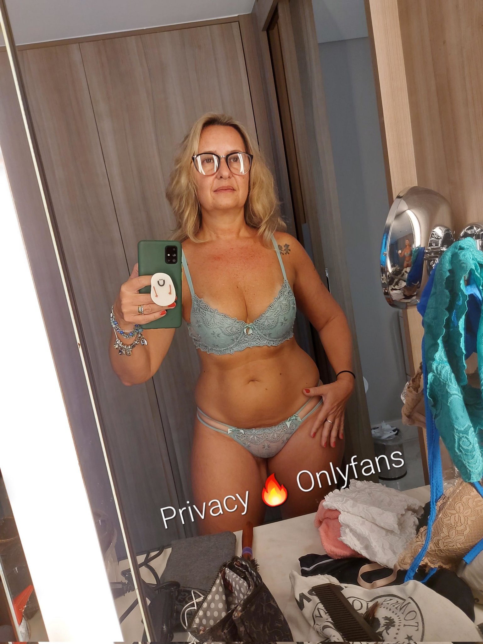 TW Pornstars - Os Smiths. Twitter. Netflix and chill with sugar mamma. 3:07  PM - 30 Dec 2022