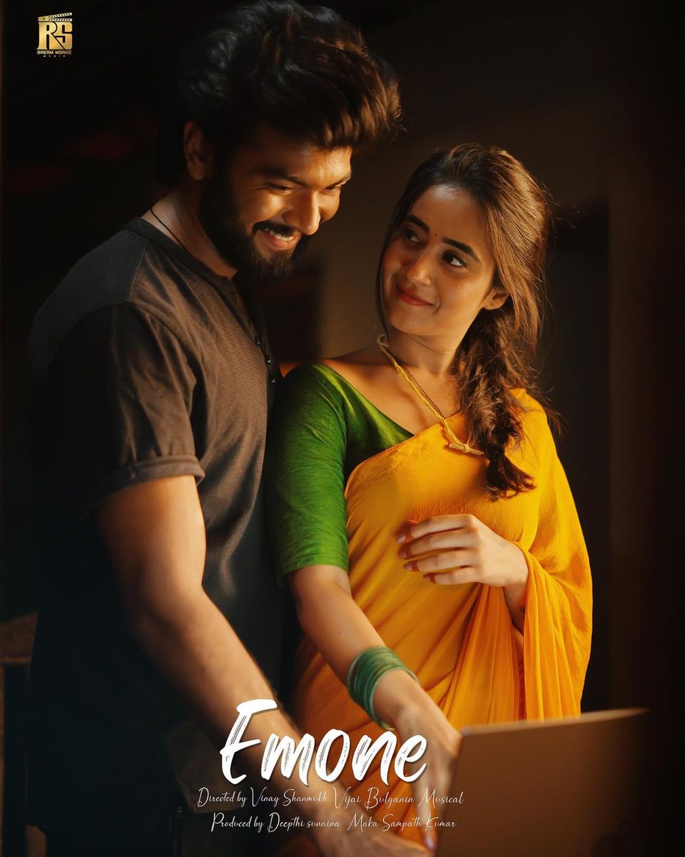 __so_random__'s tweet photo. #DeepthiSunaina independent music video #emone is releasing soon ❤️ https://t.co/rVicSUAB8t
