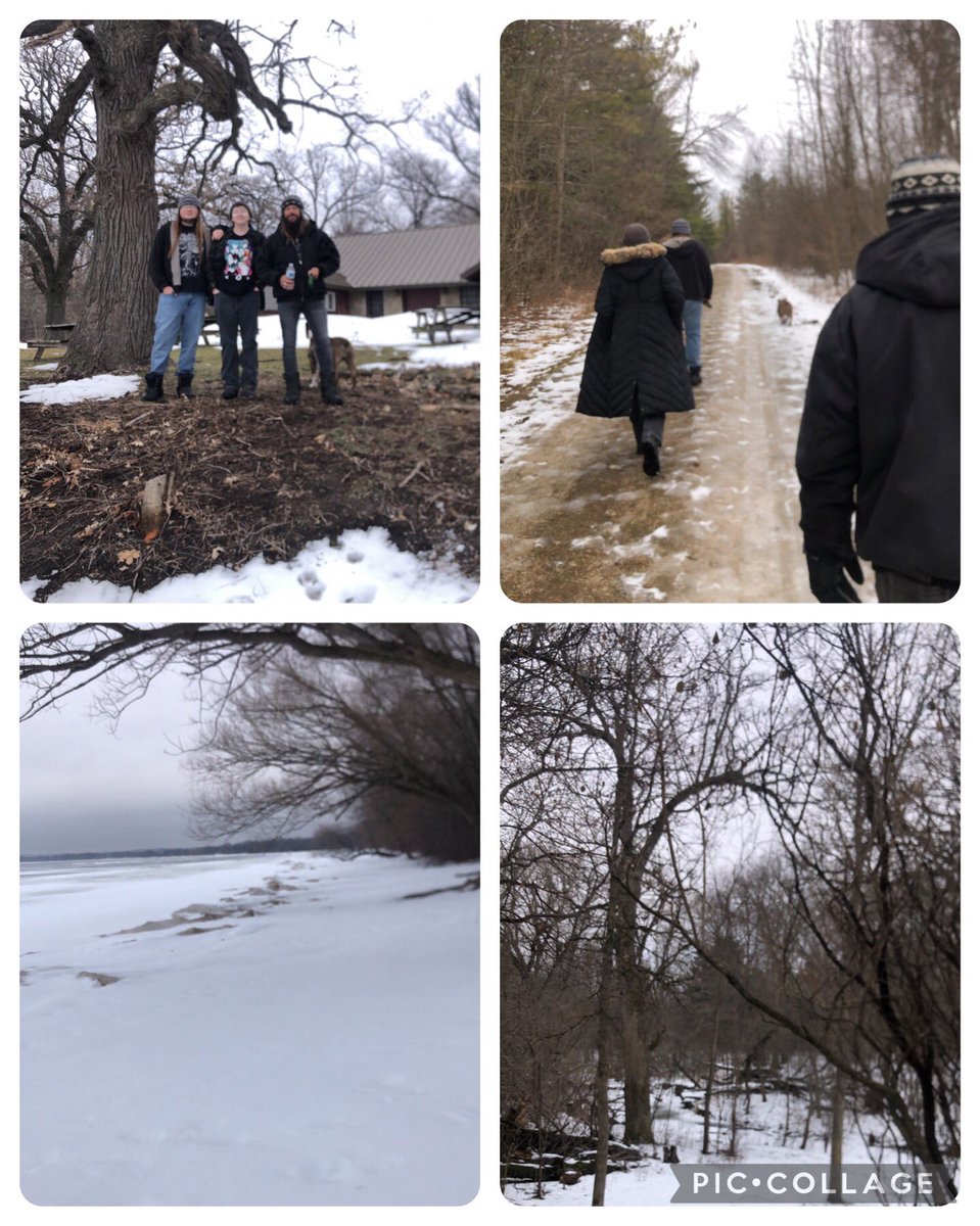 swampybake's tweet photo. Making the most of this Christmas vacation with the people I love the most ❤️🎄❄️

#vacation #christmasvacation #holidays #bakerfamily #mrsbaker #friday #happyfriday #hiking #freshair #breath https://t.co/9uhVRxkt1m