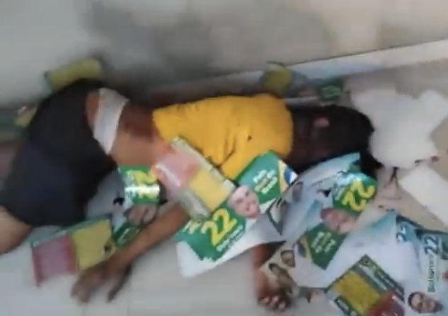 iranasc1's tweet photo. @andreporci Esta sim, foi herói!
Mais do q todos estes q estão nas casernas gritando “Selva!” e se acovardam quando a nação mais precisa.
Ela foi Herói ao lado dos policiais militares que deram e arriscam as suas vidas para combater o crime.
Oremos e confiemos em Deus
#Maranatah
#VemJesus https://t.co/Cx15Hi1OPO