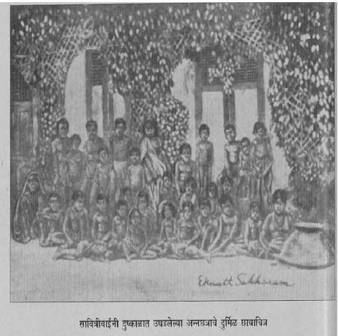 TeachersDay3Jan's tweet photo. सावित्रीबाई फुले यांनी आपले संपूर्ण जिवन समाजकार्य करण्यात वाहून घेतले. ज्यावेळी बुबोनिक प्लेगची साथ आली त्यावेळी आपला डॉक्टर मुलगा यशवंतला सोबत घेऊन त्यांनी रोगींची अहोरात्र सेवा केली. दोघांनाही या रोगाने ग्रासले व त्यातच त्यांचा बळी पडला. #NationalTeachersDay3Jan https://t.co/o0b2VLQ82v