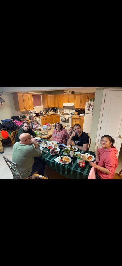 luisascarps15's tweet photo. #happyfridaymorning family time in 2022! #lovefamilytime https://t.co/3wo4Kucjrp