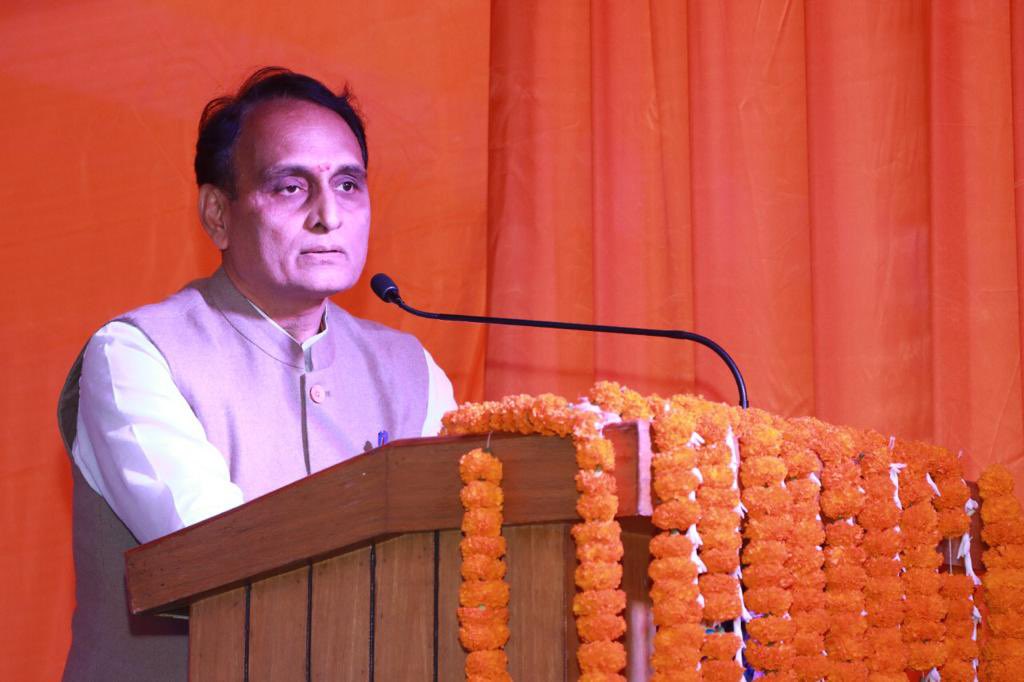 Prof Rakesh Sinha tweet media