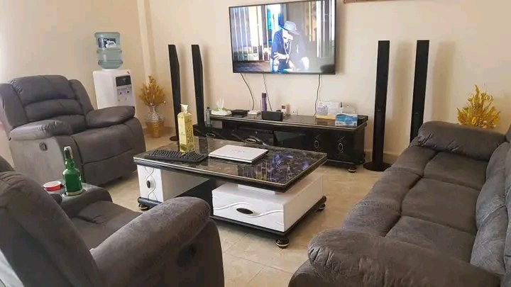 Boniface On Twitter RT Breany 22 Uongo mahali Ulipost Mchana 
