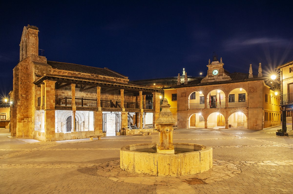 TurismodeAyllon's tweet photo. Plaza Mayor de Ayllón, posiblemente la Plaza Mayor más bonita de España 😃 https://t.co/d2N6zC6mNv