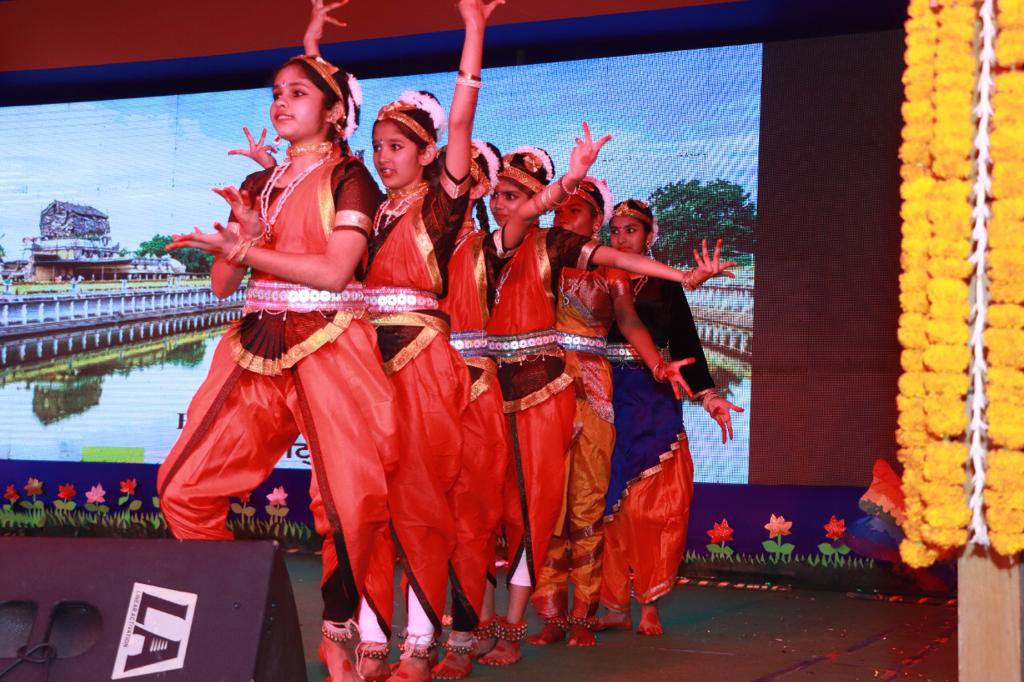 Prof Rakesh Sinha tweet media