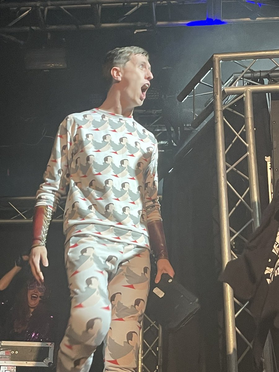 jrg1990's tweet photo. Getting us underway here at @ThisIs_Progress #Unboxing5 it’s CPF, including a RETURNING @JustJoeLando (!!!) facing off against Dan Moloney @LukeJacobs00_YG, MAN LIKE DEL BOY (@DEREISS_ flogging merch) and a DEBUTING @THEMADKURT!!! https://t.co/7aQMo7AYXM