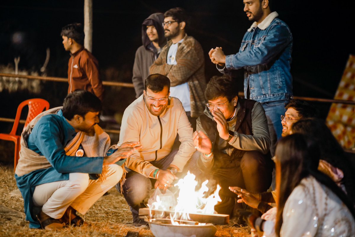 projectbatauli's tweet photo. Great People, an amazing atmosphere, a sight for the eyes, and a rhythmic musical evening for the soul. Food, Fun, and fest, a Spandan dedicated to an unforgettable evening.
.
#spandan2022 #projectbatauli #ngo #villagelife #surguja #chhattisgarh #ruralfest https://t.co/8GkPXJkncp
