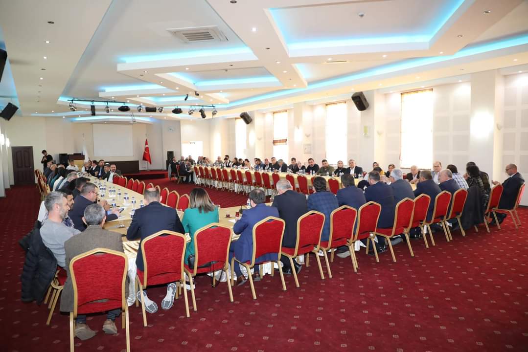 Sayın Cumhurbaşkanımızın 7 Ocak Cumartesi günü gerçekleştireceği Antalya programları için İl Başkanımızın düzenlediği 3 Kademe İlçe Başkanları ve Belediye Başkanları Toplantımıza katıldık.
<a href="/ethemtas/">Av. İbrahim Ethem TAŞ 🇹🇷</a>