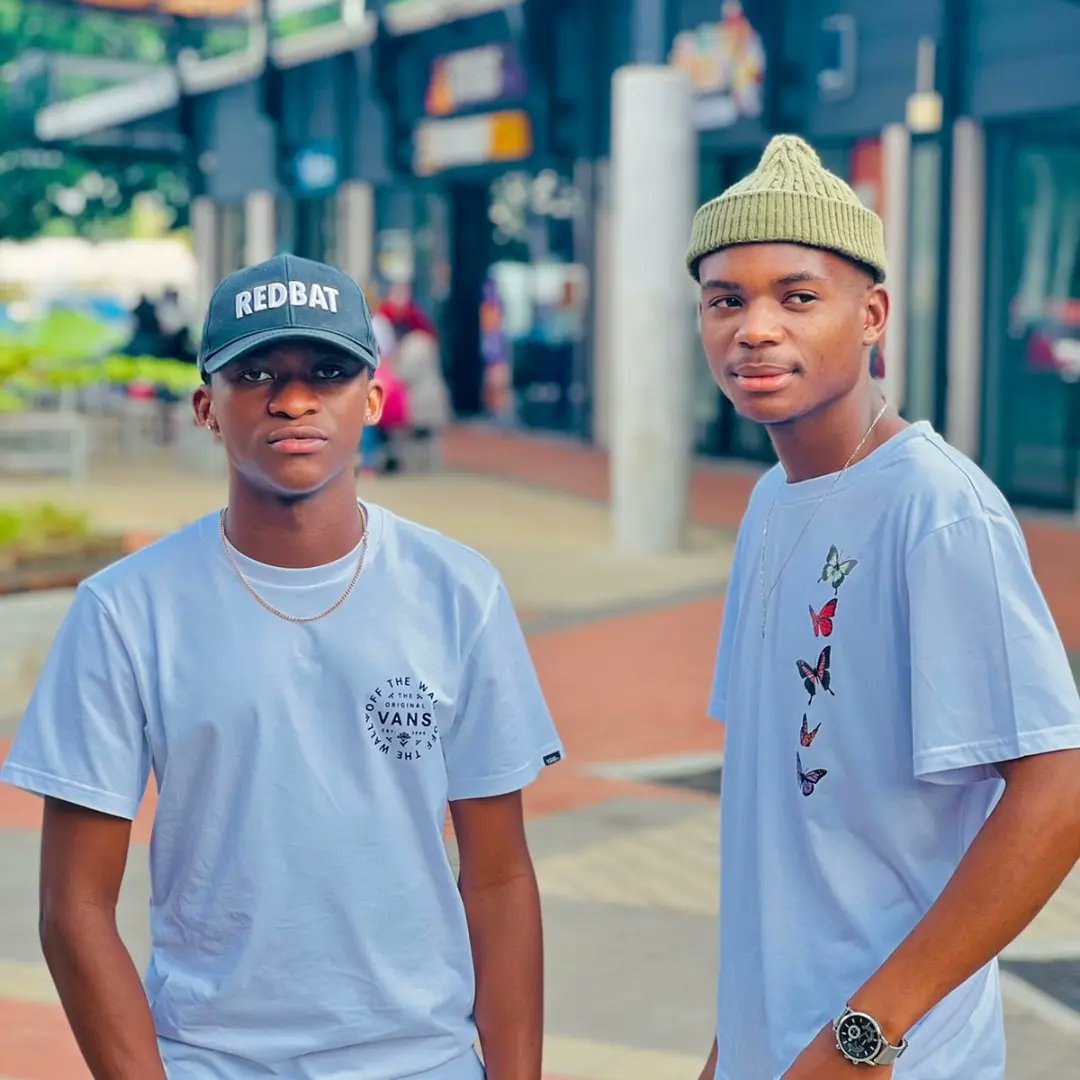 CaptionSa tweet picture
