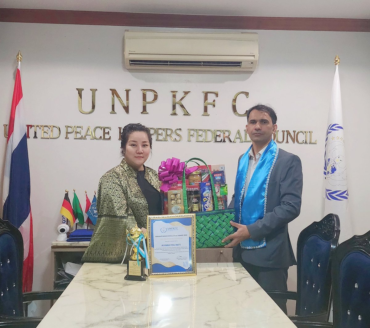 UNPKFC's tweet photo. ขอบพระคุณสถาณฑูตปากีสถานมากค่ะ ที่ส่งกระเช้ามาเยี่ยมและมอบกระเช้าวันปีใหม่ในคราวเดียว ขอบพระคุณสำหรับไมตรีที่อบอุ่นค่ะ 🙏🙏🙏❤️
#EmbassyOfPakistan #AphinitaChaichana
#UnitedPeaceakeepersFederalCouncil #UNPKFC https://t.co/pt0fiIIeWE