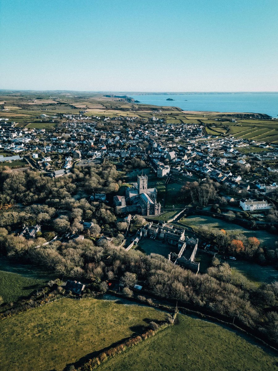 Our beautiful city, next to the sea. 

#stdavids #Penrhiw #selfcateringaccommodation #groupaccommodation #pembrokeshire #december #Wales #staycation