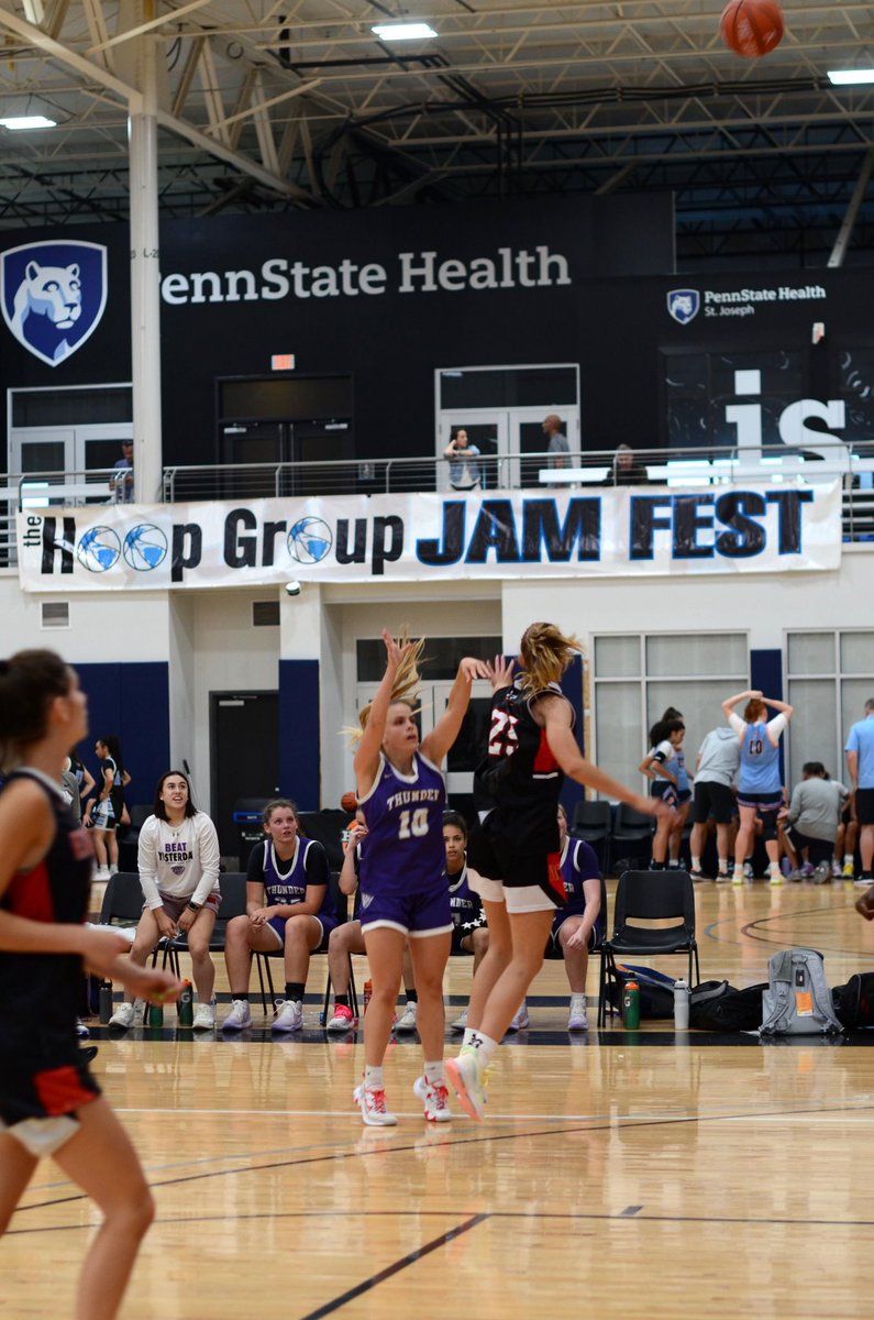 PVThunder_'s tweet photo. PVT 2023 @BremserKara finished with 27pts last night in her last game of the year (averaging 22ppg over the past couple days in PA) plus a great defensive performance. Looking forward to seeing her continue to crush it in 2023! https://t.co/5TjWV4d674