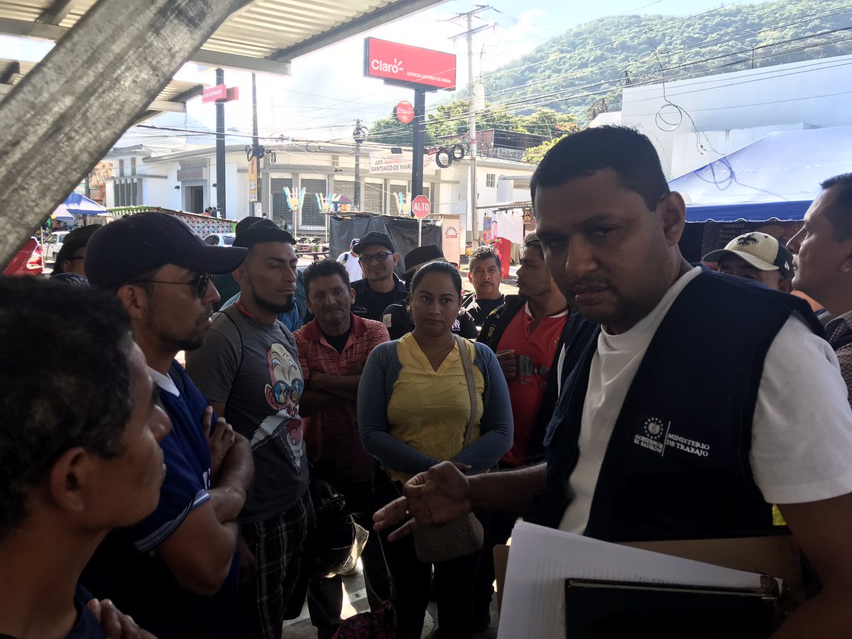 SITRAMSAM2022's tweet photo. Se han hecho presente a esta hora de la mañana los inspectores del Ministerio de Trabajo escuchando a los trabajadores afectados. Posteriormente esperamos abra el espacio el alcalde para recibirnos.
#YesteAlcaldePaCuando 
@nayibbukele 
@RolandoCastroSv 
@TrabajoSV @CIRACOFICIAL https://t.co/2YQg6YiuLy