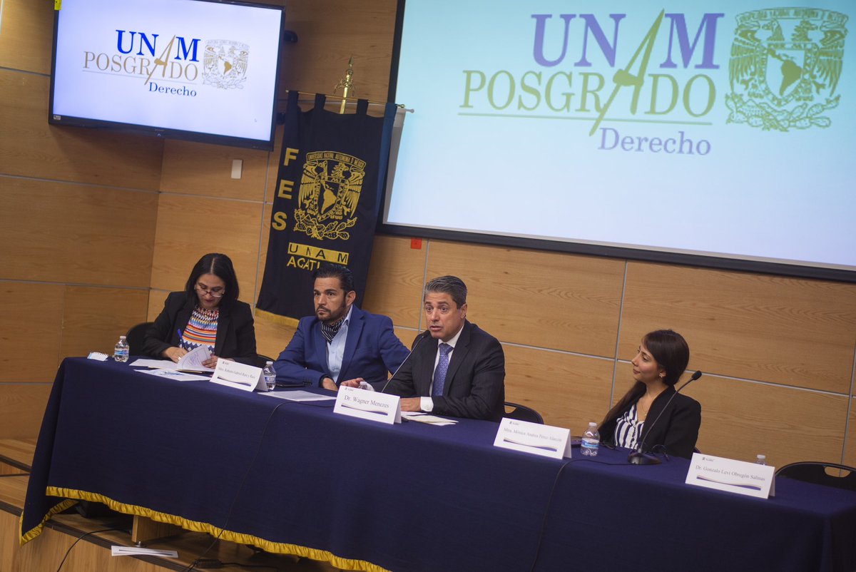 Moniprez's tweet photo. Adiós 2022, se vale recordar mi visita a México, gracias a la invitación de las directivas de la escuela de posgrados @FES_ACATLAN de la @UNAM_MX, siempre un gusto compartir algunas ideas de Derecho Informático, además de conocer personas increíbles 🇲🇽🇧🇷🇪🇸 https://t.co/a5vw0AhaQ9 https://t.co/I7WBldwuQH