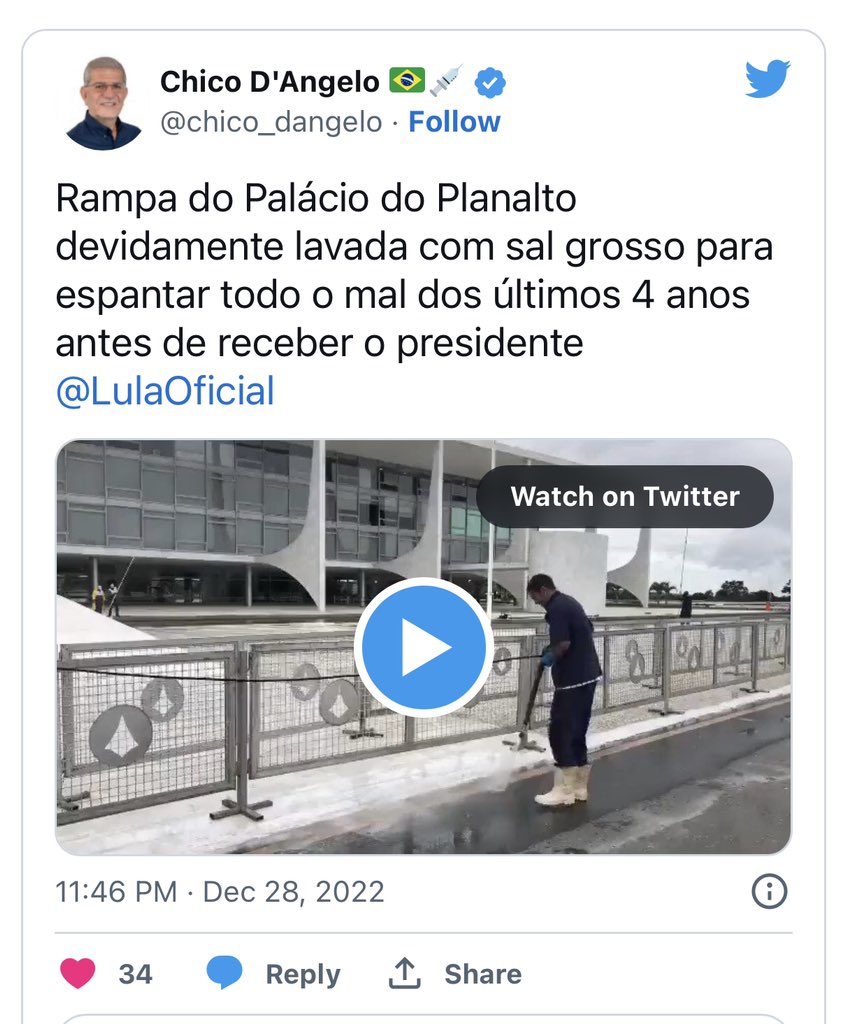 marceloklug's tweet photo. Estado laico só vale para pseudo-cristianismo? E nem era sal grosso, mas não vi criticas ainda por mistura de religião e estado neste caso… https://t.co/CF8nIt4qmS