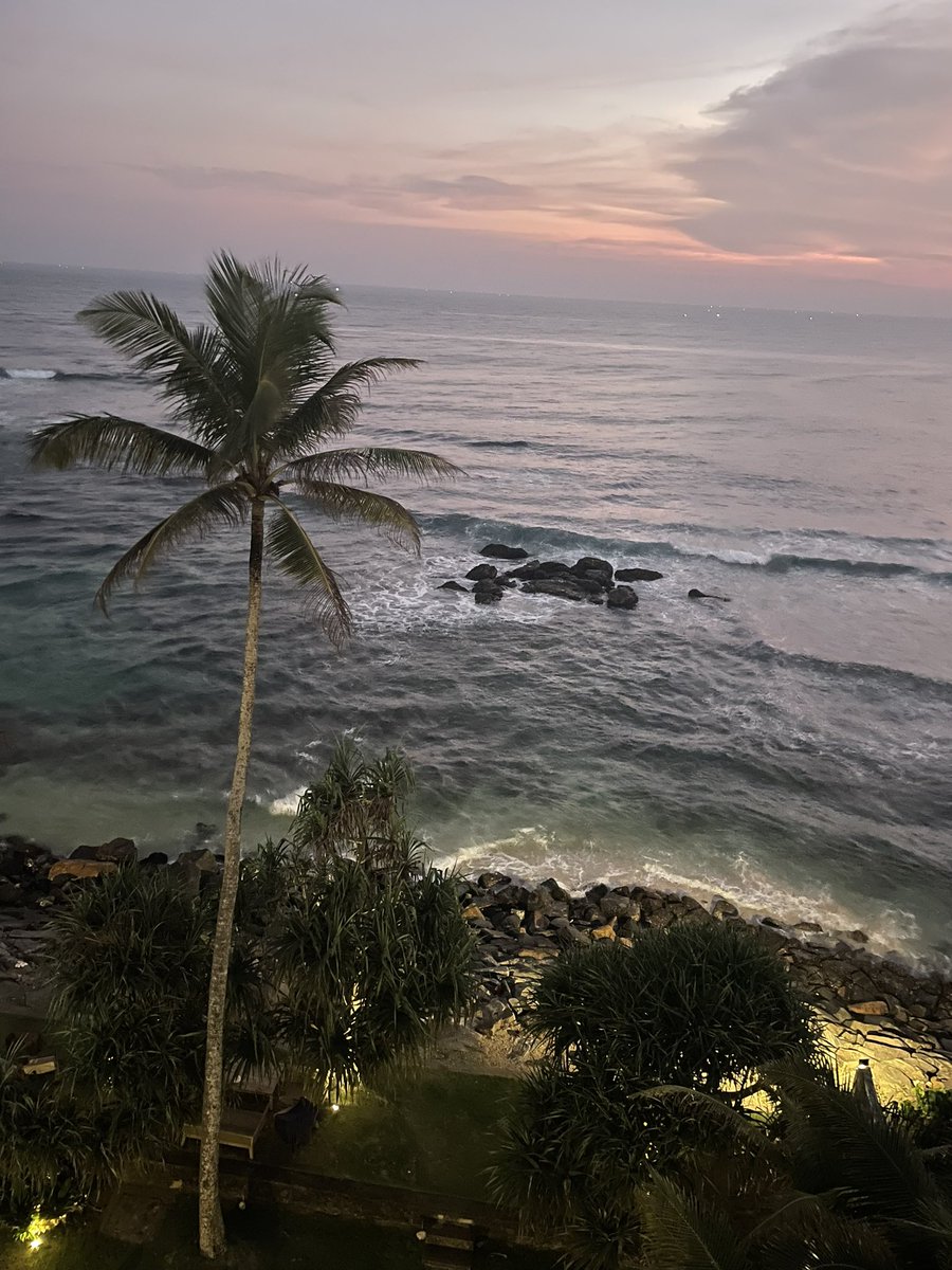Belles_MC's tweet photo. First night in Ahangama 🌊 https://t.co/gaZBfMZhdZ