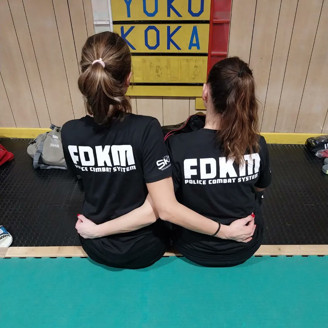 officialfdkm's tweet photo. Complimenti ai ragazzi e all'istruttore Giuseppe Eliseo della sede FDKM di Settimo Torinese

#wearefdkm #fdkm #selfdefense #policecombatsystem #kravmaga #jiujitsu 

@officialfdkm 
@maxximo81
@skmsport https://t.co/d2FsJs1rZ3