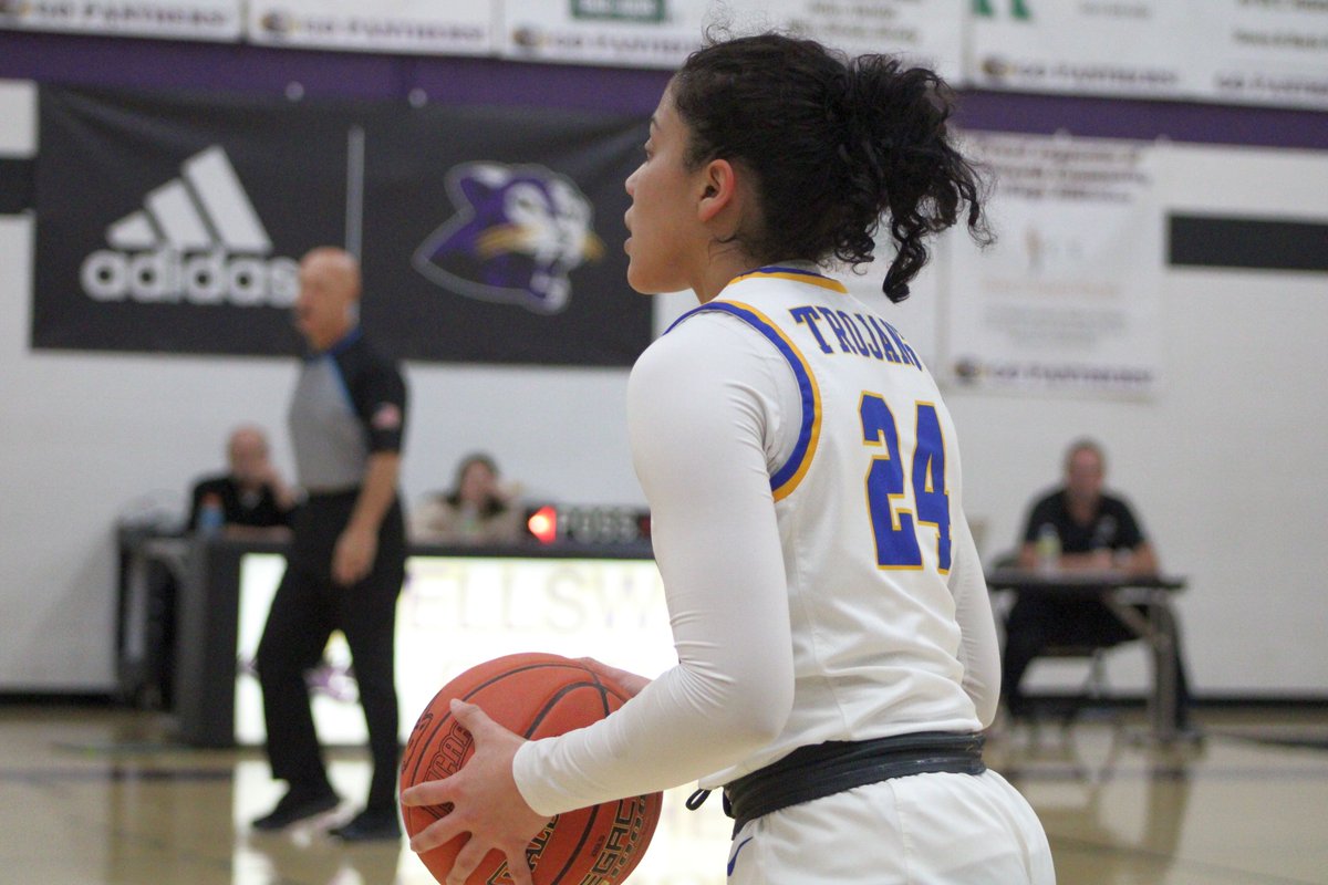 NIACCTrojans's tweet photo. NIACC's Audrey Martinez-Stewart dished out eight assists in Thursday's loss to Bryant & Stratton ... She now has 185 career assists, which ranks 10th on the school's career assist list. She also has 128 career steals, which is tied for 18th on school's career list. https://t.co/pYA6sddlar